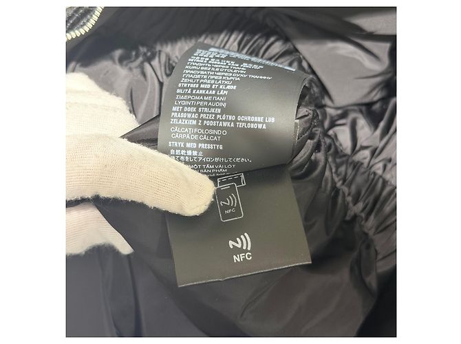 Prada Steppjacke aus schwarzem Samt - Ansicht 10