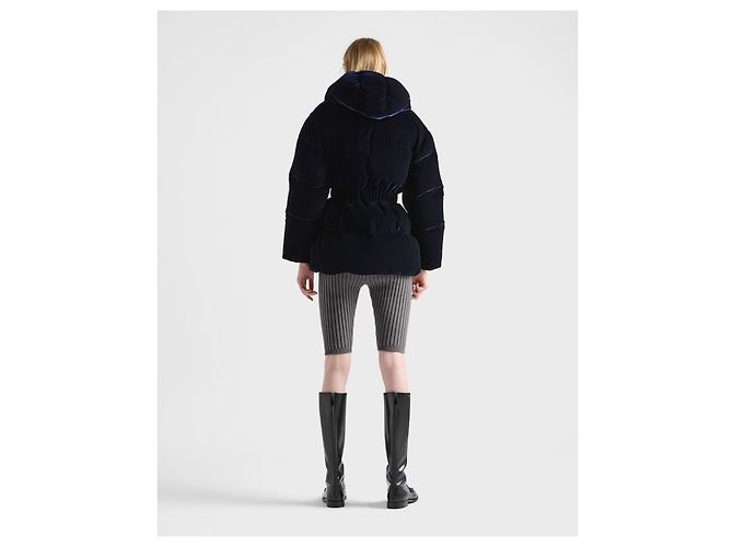 Prada Steppjacke aus schwarzem Samt - Ansicht 13