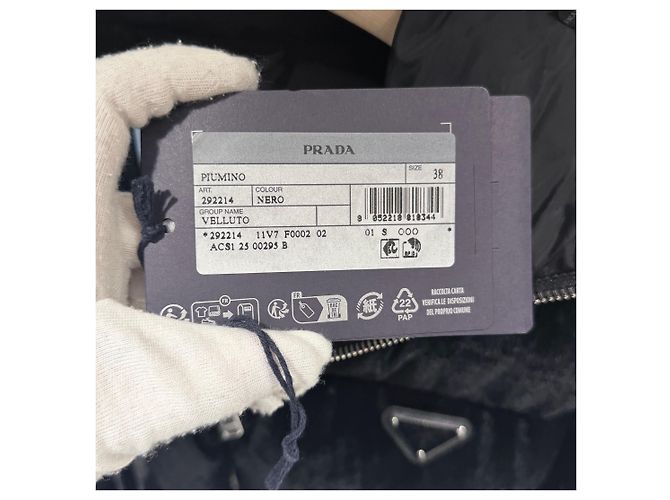 Prada Steppjacke aus schwarzem Samt - Ansicht 5