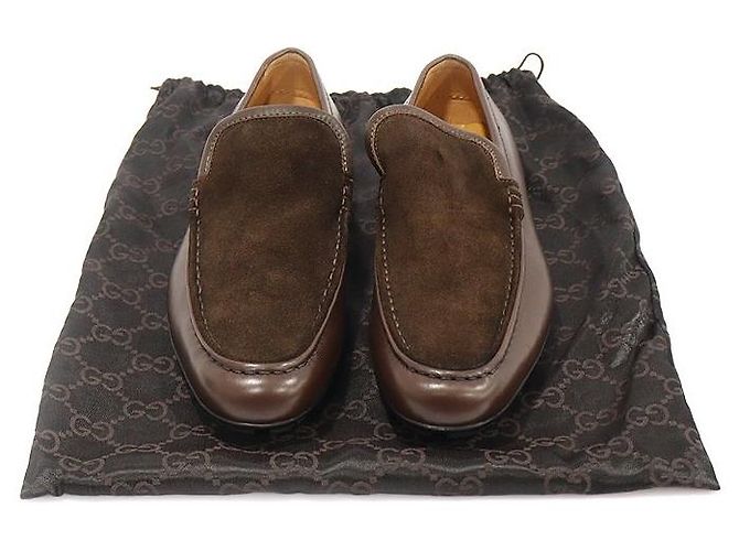 Gucci Mocassini da guida da uomo in pelle scamosciata marrone - vista 2