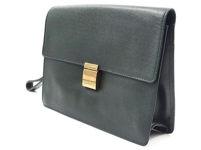 Louis Vuitton Clutch Taiga Serenga Verde - vista 2