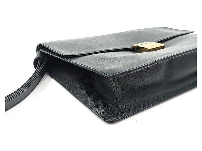 Louis Vuitton Clutch Taiga Serenga Verde - vista 4