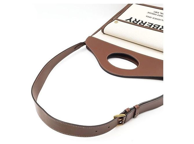 Burberry Canvas Pocket Bag Medium Braun - vue 5
