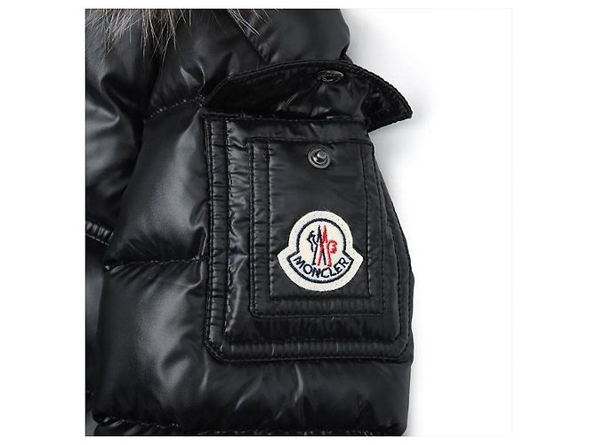 Doudoune Moncler Kids à capuche en fourrure Noir - vue 7