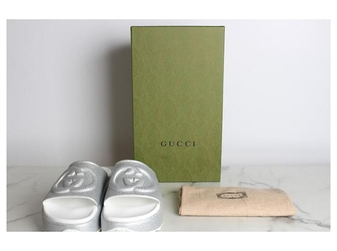 Gucci Sandali Slide Interlocking Argento Metallico - vista 2