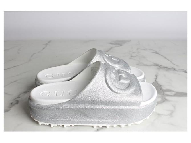 Gucci Sandali Slide Interlocking Argento Metallico - vista 4