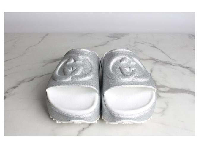 Gucci Sandali Slide Interlocking Argento Metallico - vista 5