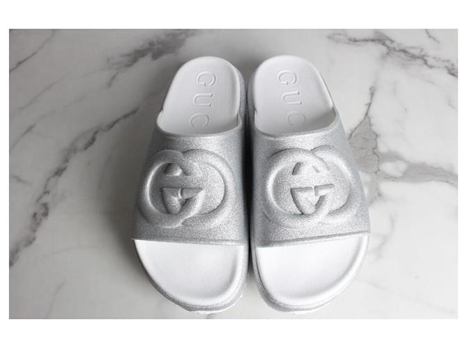 Gucci Sandali Slide Interlocking Argento Metallico - vista 7