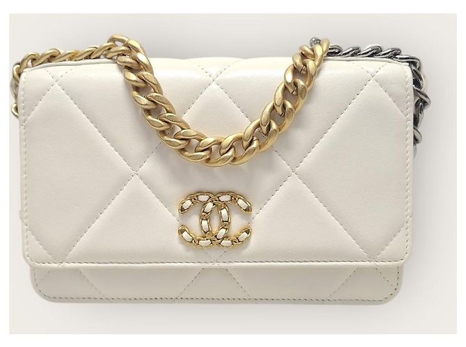 Chanel Borsa a tracolla in agnello bianco e oro - vista 2