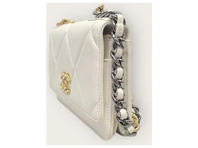 Chanel Borsa a tracolla in agnello bianco e oro - vista 3
