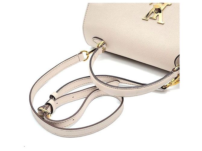 Louis Vuitton Lockme Ever MM Bianco - vista 5
