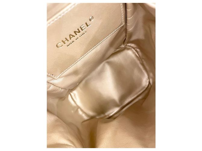 Chanel Mochila Season em couro de vitelo com aba Silver Series Prata - vista 19