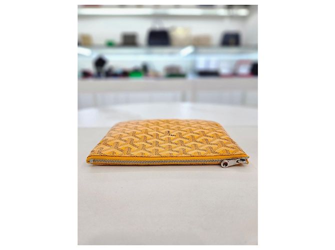 Goyard Bolsa Clutch Senna Pouch PM Amarelo - vista 3