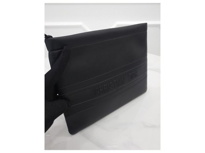 Dior Clutch in pelle con logo in rilievo e strisce con scritte nere Nero - vista 3