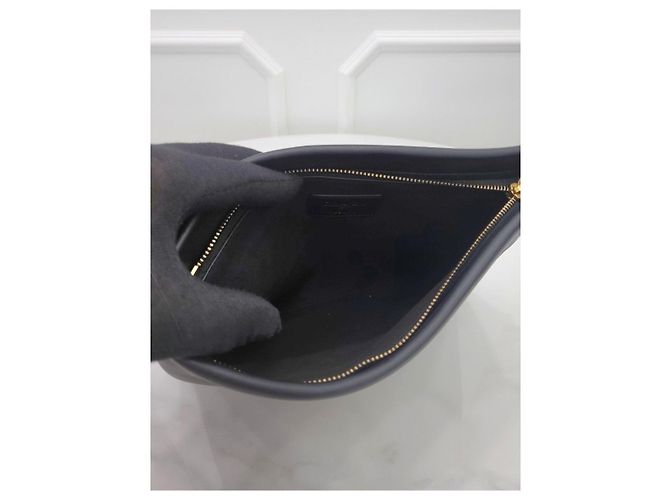 Dior Clutch in pelle con logo in rilievo e strisce con scritte nere Nero - vista 5