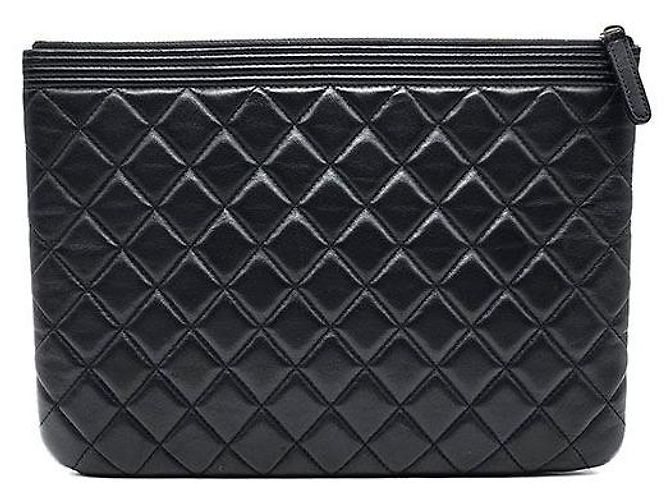Chanel Clutch Boy in agnello New Medium Nero - vista 3