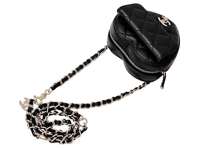 Chanel Heart Mini Belt Bag Black - view 3