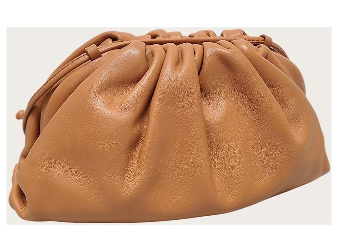 Bottega Veneta Mini borsa a tracolla dumpling in pelle color cammello Marrone - vista 3