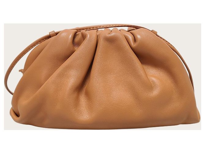 Bottega Veneta Mini borsa a tracolla dumpling in pelle color cammello Marrone - vista 5