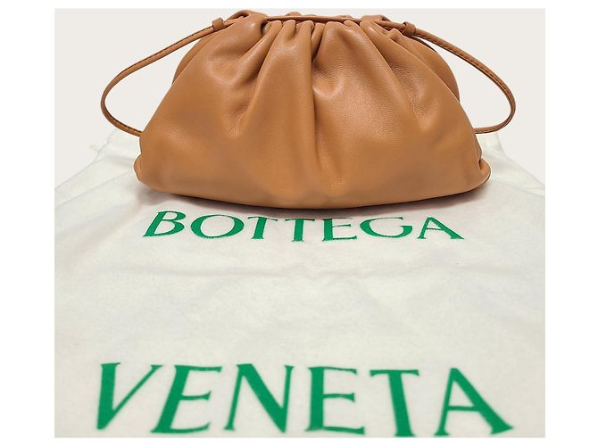 Bottega Veneta Mini borsa a tracolla dumpling in pelle color cammello Marrone - vista 7