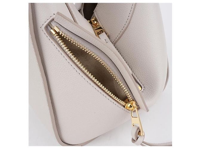 Loewe Bolsa Hammock compacta em couro de bezerro de grão macio Prata - vista 16