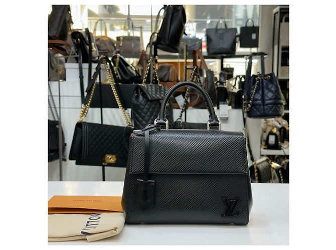 Louis Vuitton Borsa Tote Cluny Mini Épi Black Nero - vista 3