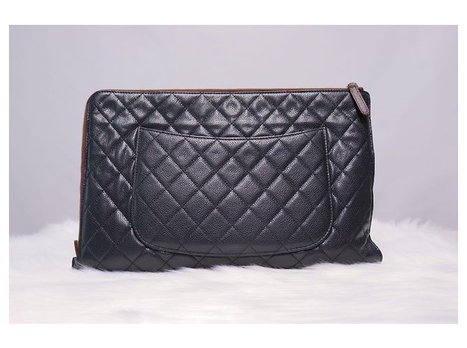 Chanel Clutch Limited Edition Caviar Large Nero - vista 3