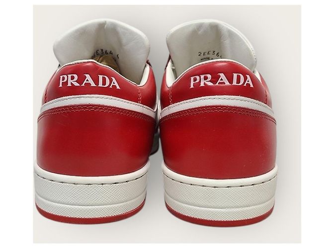 Prada Baskets en cuir Downtown avec logo triangle rouge - vue 7