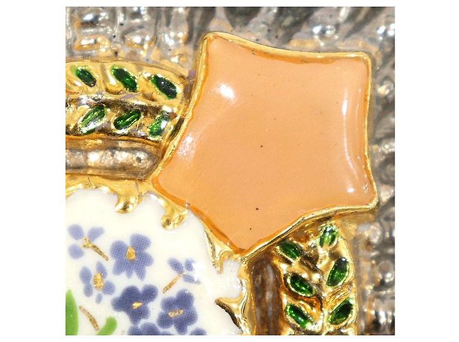 Chanel Spilla Medaglia a Fiore in Smalto Multicolore D'oro - vista 4