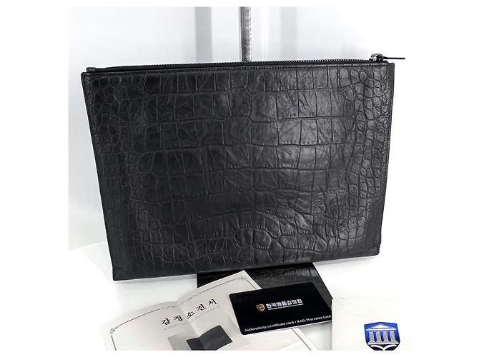 Saint Laurent Clutch in pelle Monogram Nero - vista 4