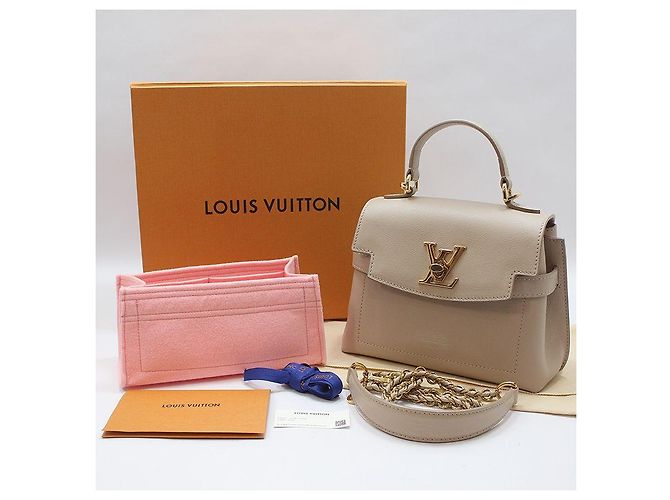 Louis Vuitton Mini bolso de hombro Lockme Ever gris Castaño - vista 2