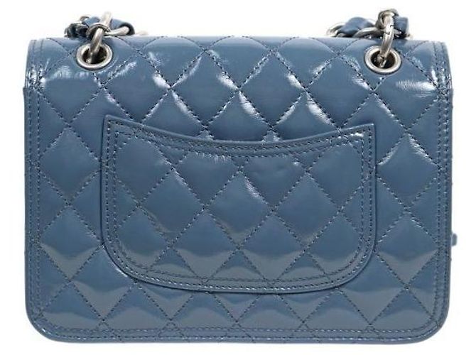 Chanel Mini borsa a tracolla con patta e catena blu stropicciato - vista 3