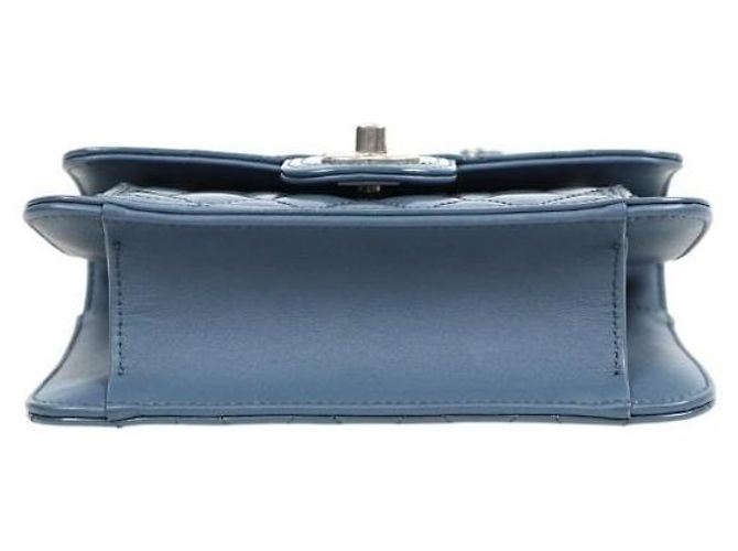 Chanel Mini borsa a tracolla con patta e catena blu stropicciato - vista 4