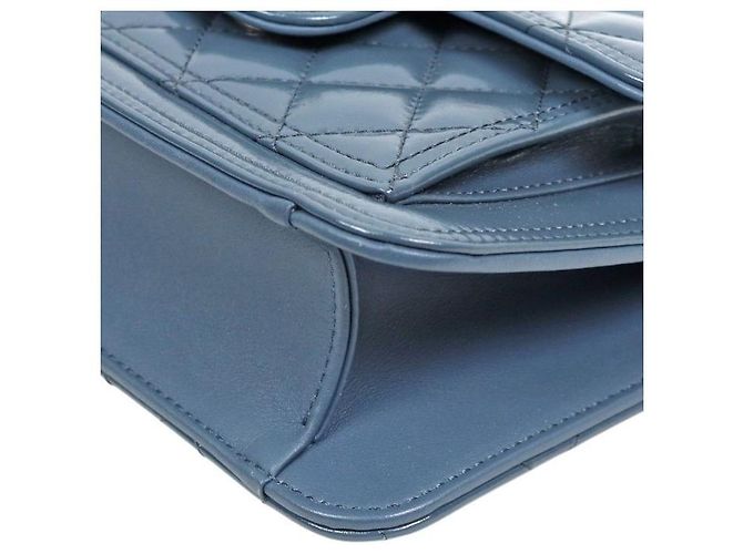 Chanel Mini borsa a tracolla con patta e catena blu stropicciato - vista 7