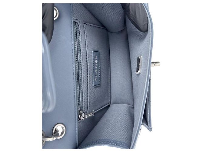 Chanel Mini borsa a tracolla con patta e catena blu stropicciato - vista 8