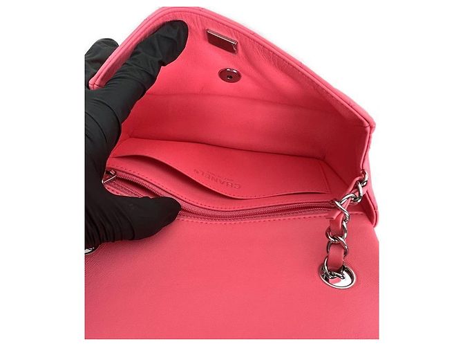 Chanel Nuova mini borsa a tracolla rosa neon - vista 10