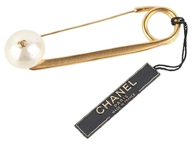 Chanel Spilla Logo CC in Oro e Madreperla Arancione - vista 5
