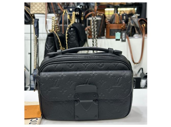 Louis Vuitton Borsa a tracolla Monogram Messenger Nero - vista 3