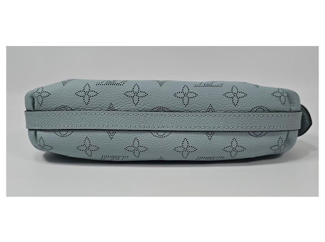 Louis Vuitton Bolso bandolera mini Scala de piel Mahina azul - vista 6