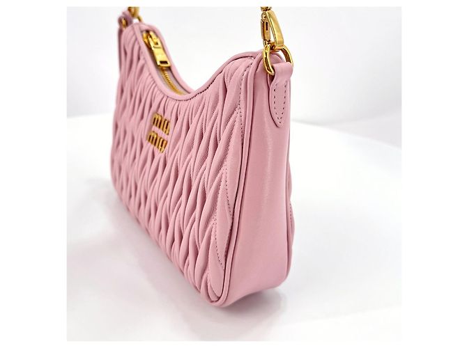 Miu Miu Borsa a tracolla e crossbody in nappa trapuntata Rosa - vista 6