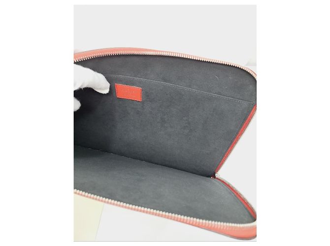 Louis Vuitton Clutch Epi con Logo Rosso Supreme Edizione Limitata - vista 4