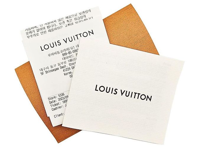 Louis Vuitton Pochette Toilette Monogram NM Clutch Bag Nero - vista 9