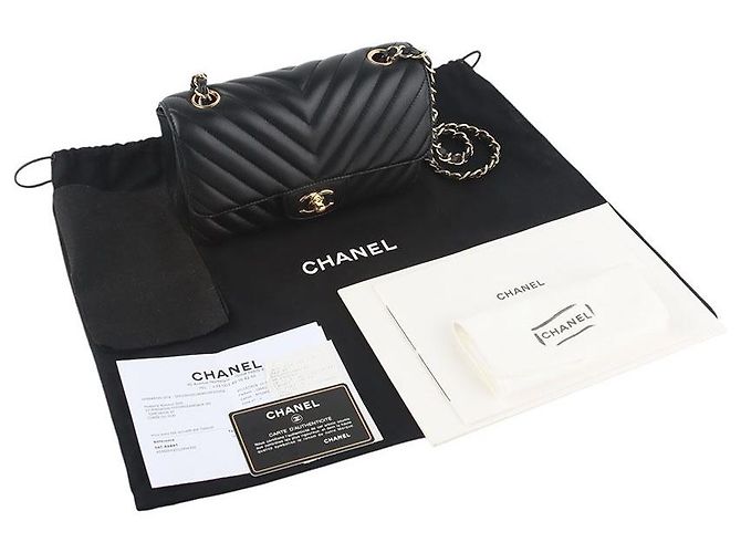 Chanel Mini borsa a tracolla Classic Chevron in agnello con finiture dorate Nero - vista 8