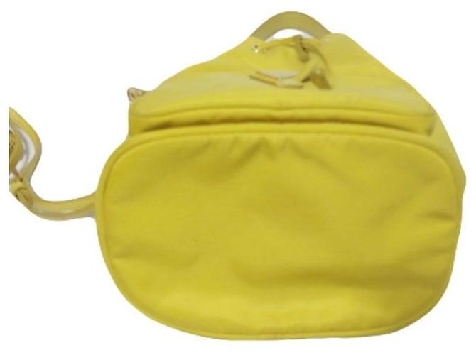 Prada Bolso bucket de Re-Nylon amarillo, bolso de hombro, bolso bandolera - vista 5