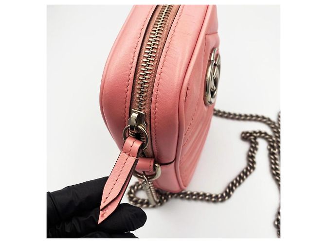 Gucci Borsa a tracolla mini GG Marmont trapuntata Rosso - vista 4