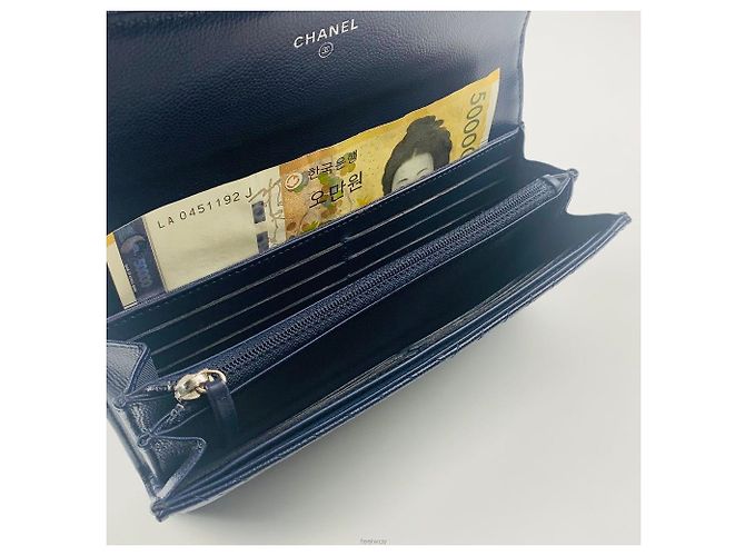 Chanel Cartera Larga Soft Caviar Chevron Silver Series Azul - vista 4