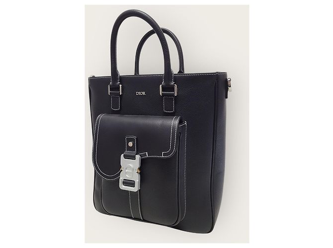 Dior Cabas Saddle en agneau noir porté épaule et crossbody - vue 2