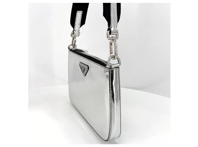 Prada Borsa a tracolla in pelle argento spazzolato - vista 10
