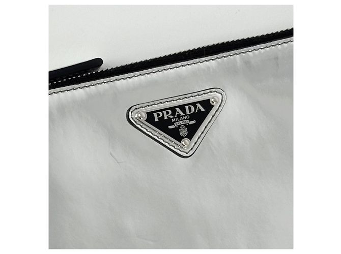 Prada Borsa a tracolla in pelle argento spazzolato - vista 7