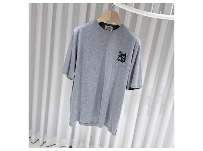 Hermès Kurzärmeliges Baumwoll-T-Shirt mit Lederpatch Grau Braun - Ansicht 2